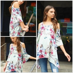 NWT Cold shoulder mint tropical floral top cold shoulder flowy beach travel